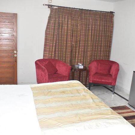 Pyramid International Guest House Islamabad Buitenkant foto