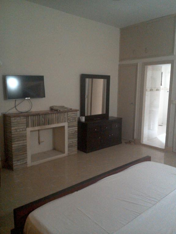 Pyramid International Guest House Islamabad Buitenkant foto