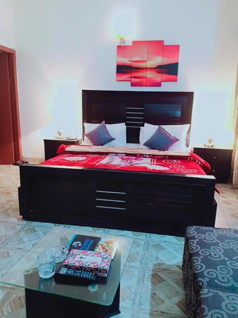 Pyramid International Guest House Islamabad Buitenkant foto