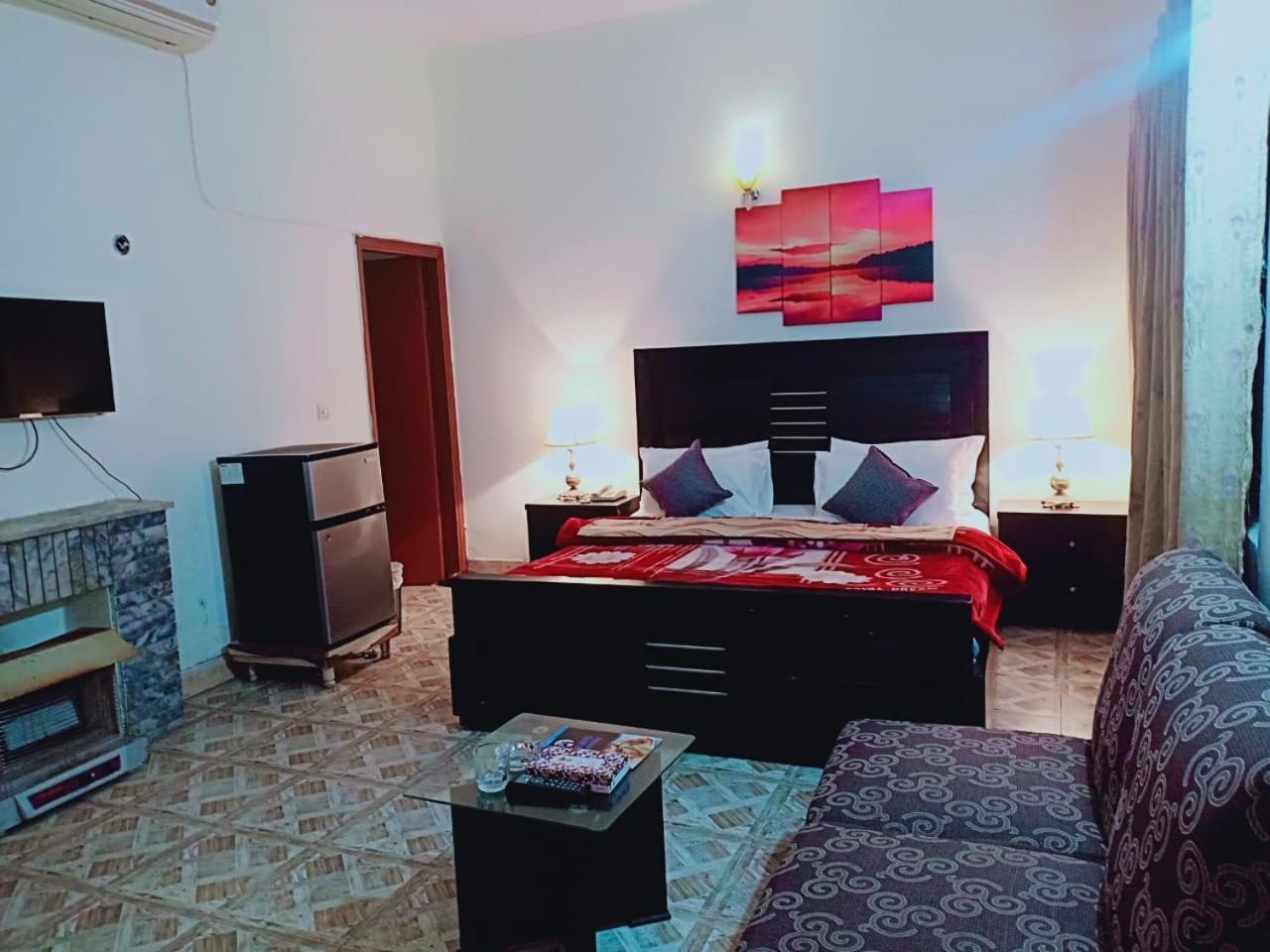 Pyramid International Guest House Islamabad Buitenkant foto