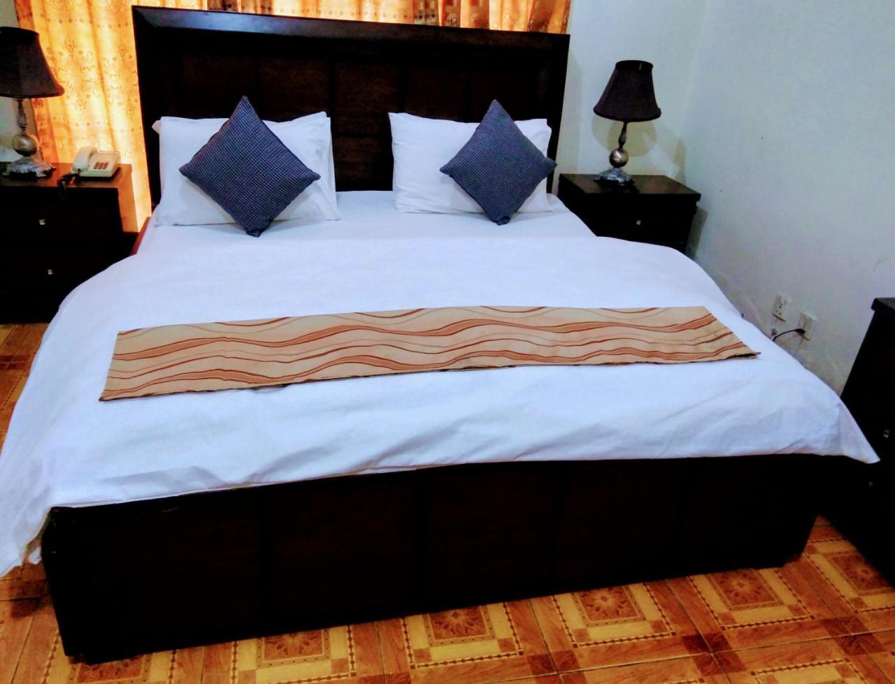 Pyramid International Guest House Islamabad Buitenkant foto