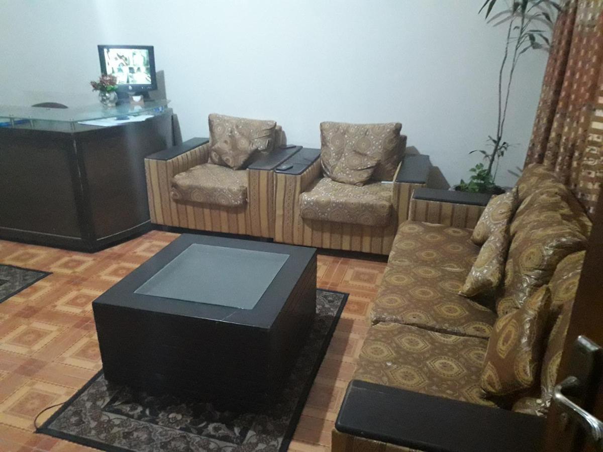 Pyramid International Guest House Islamabad Buitenkant foto
